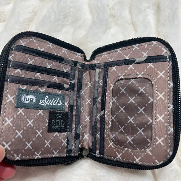 EUC Lug Splits RFID Zip Around Accordion Wallet - Camo Midnight - Picture 3 of 6